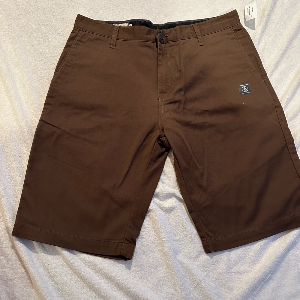Volcom shorts size 33 NWT
